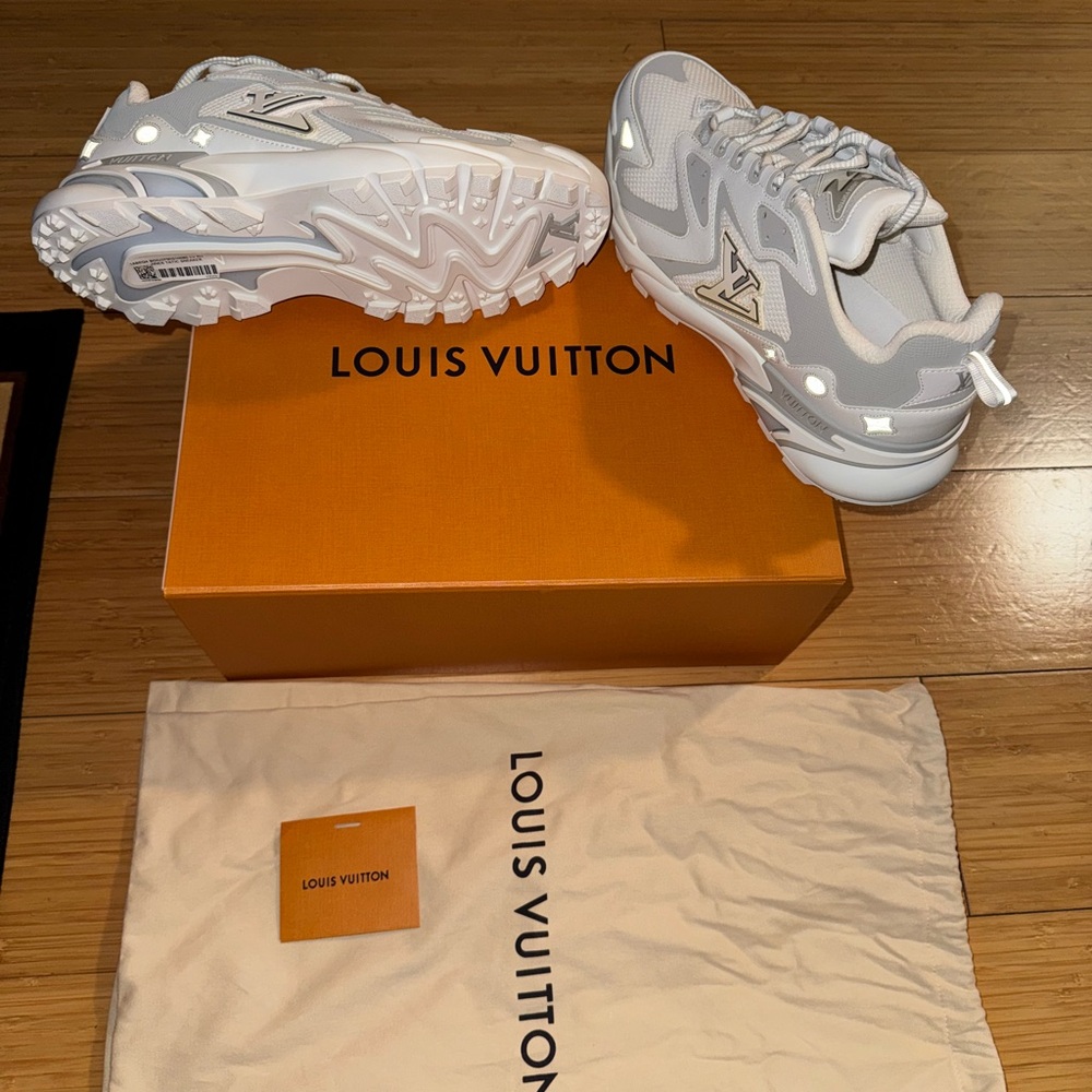 Louis Vuitton Light Gray Sneakers - Picture 3 of 7